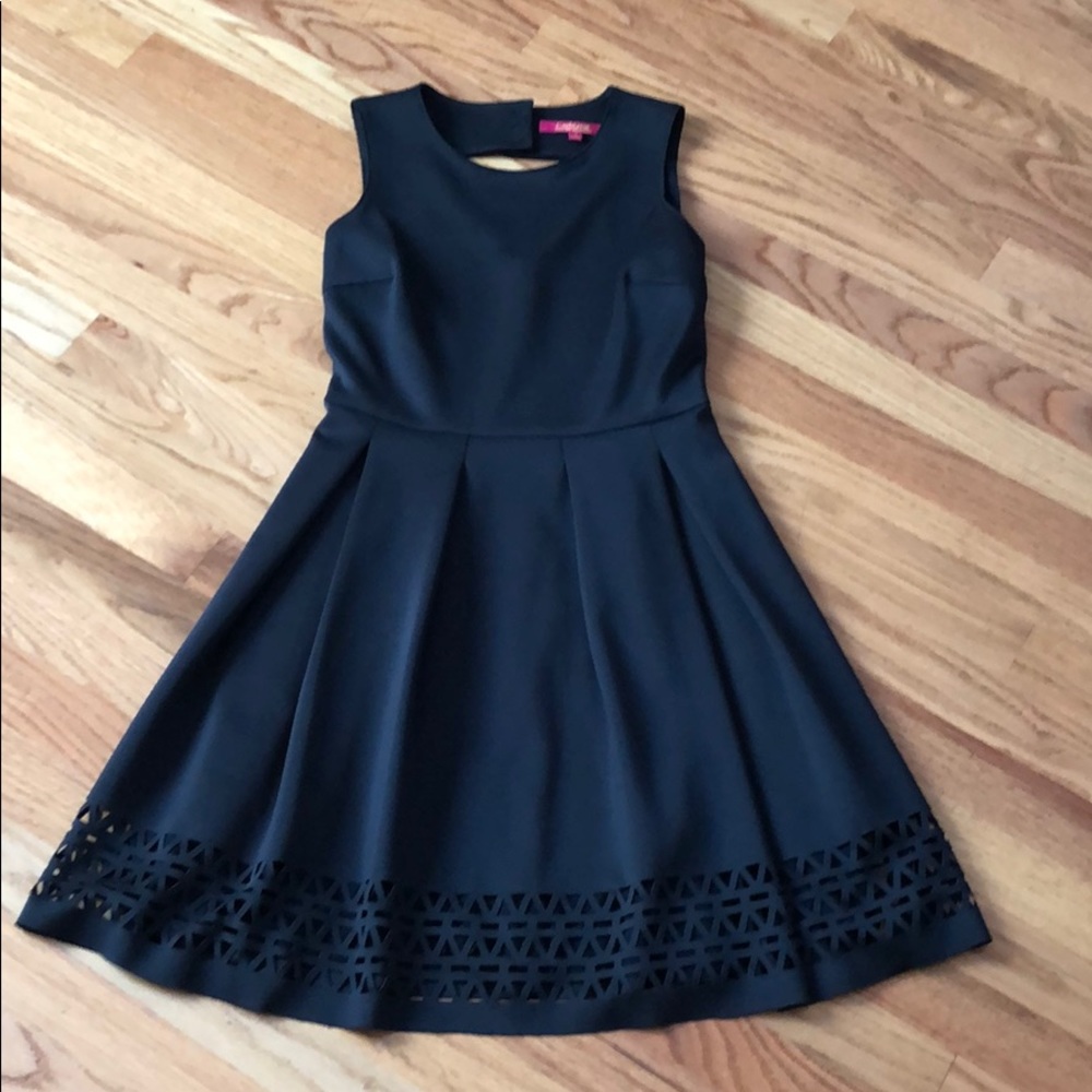 Beautiful and classy black dress. Size 0